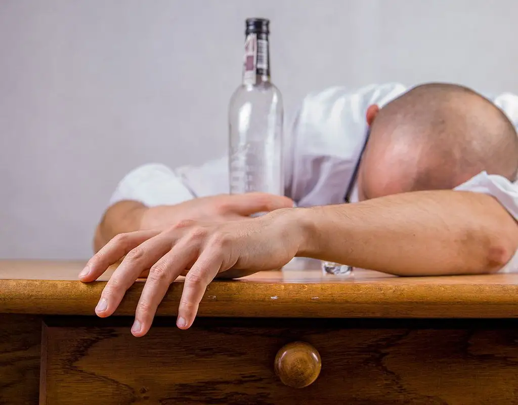 /_next/static/media/alcohol.a5e49b83.webp